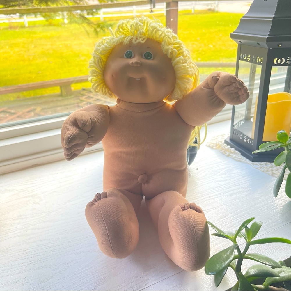 Vintage Cabbage Patch Kid Doll Causation White/Blonde/Green Eyes Girl Doll